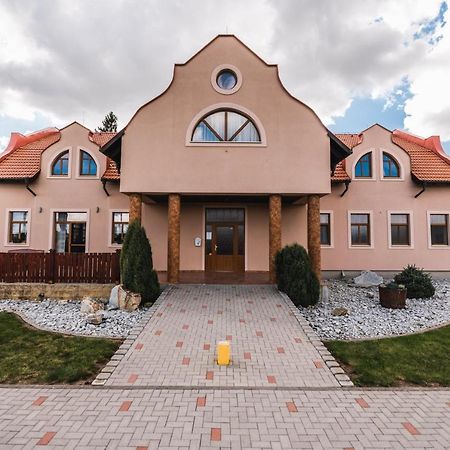 Motel Ard Sarovce Extérieur photo
